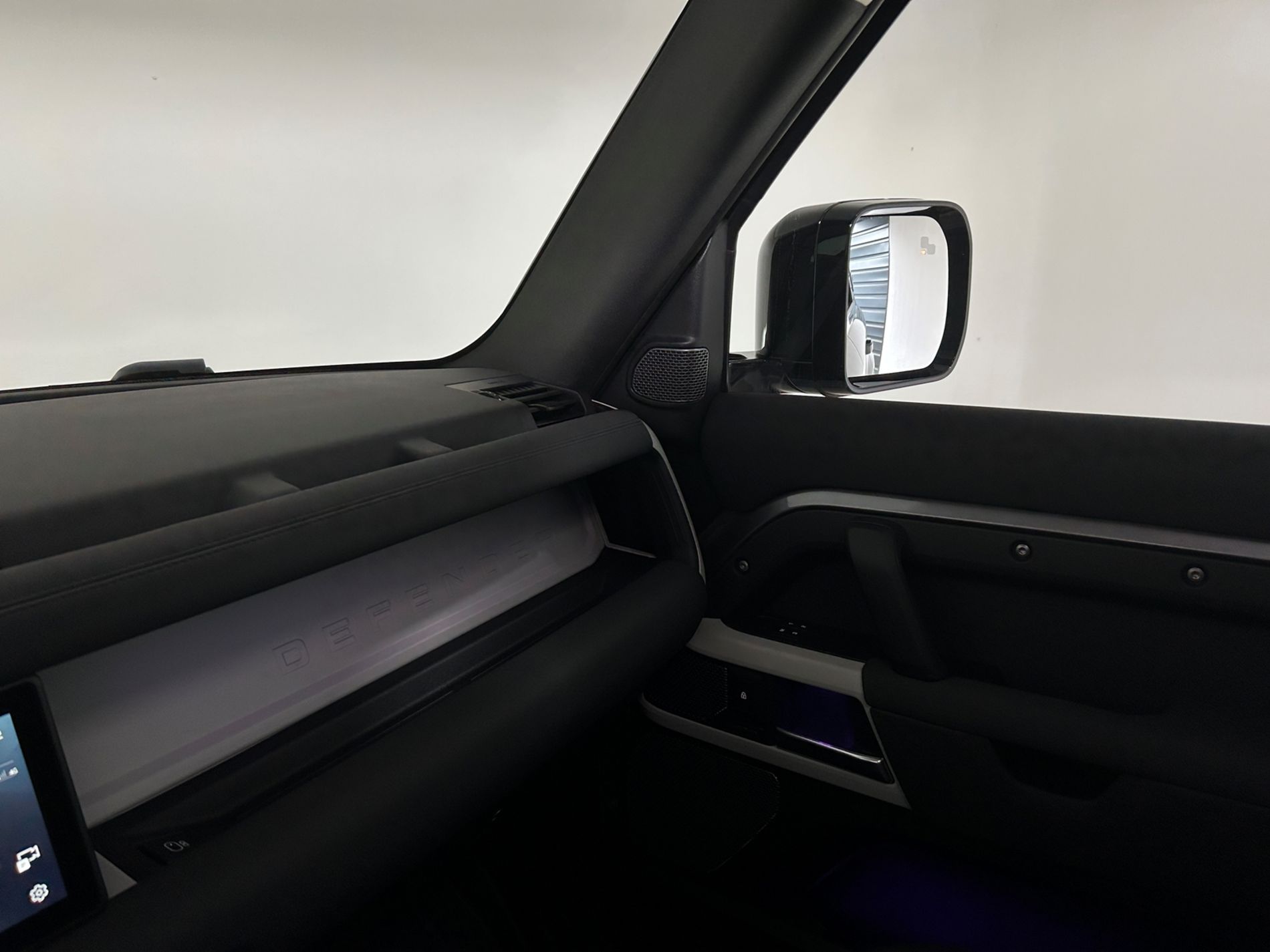 Defender 110 3.0d i6 mhev SE awd 200cv auto - Autoviemme